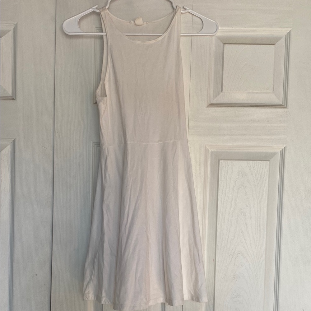 White Sleeveless Dress